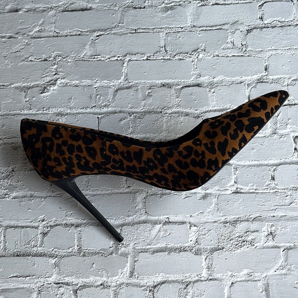 ZARA | Leopard print pointed stilettos - Picture 5 of 10